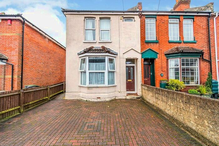 4 Bedroom Detached House To Rent In Langhorn Road, Southampton, Hampshire, SO16