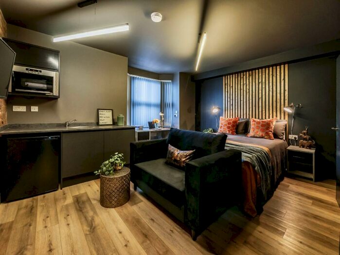 Studio To Rent In Pershore Road, Selly Oak, Birmingham, West Midlands, B29