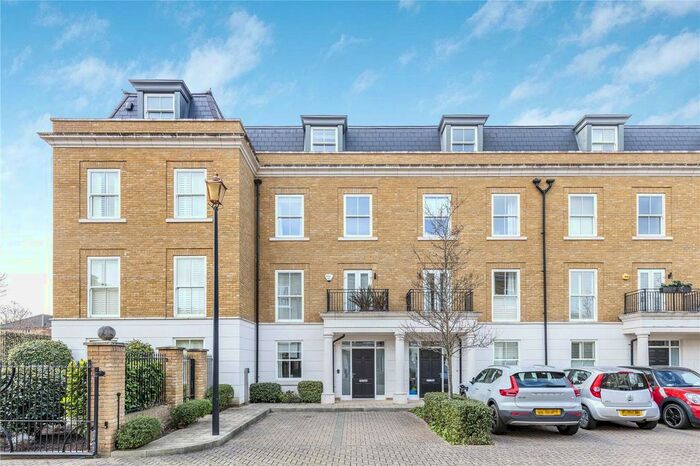 4 Bedroom Terraced House To Rent In Brewery Lane, Twickenham, TW1