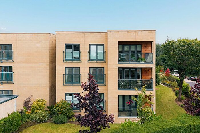 2 Bedroom Flat For Sale In Canniesburn Drive, Bearsden, G61