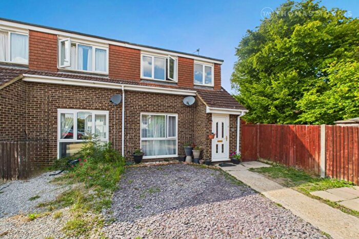 3 Bedroom Semi-Detached House For Sale In Yeats Close, Royston, Hertfordshire, SG8
