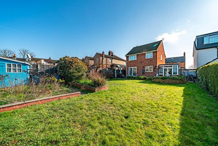 3 Bedroom Property For Sale In Breakspeare Road, Abbots Langley, WD5