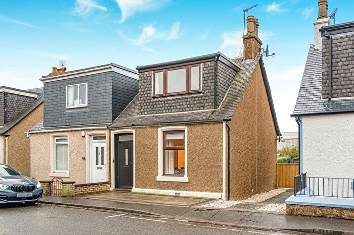 3 Bedroom Semi Detached House For Sale In Tryst Road, Stenhousemuir, FK5