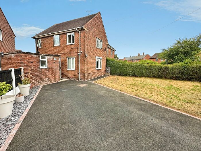 3 Bedroom Semi-Detached House For Sale In Byron Avenue, Sutton-In-Ashfield, NG17