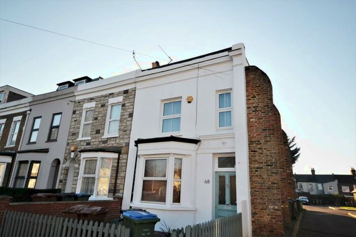 2 Bedroom Flat To Rent In Woodhouse Road, Leyton, E11