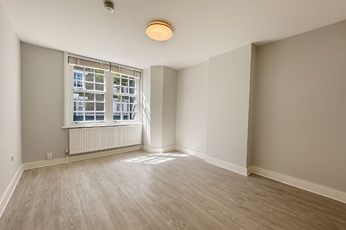 Studio To Rent In Burton Grove, London, SE17