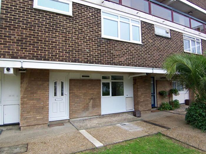 3 Bedroom Apartment To Rent In Brockworth, Gloucester Road, Kingston, KT1