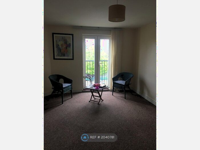 2 Bedroom Flat To Rent In Pettacre Close, London, SE28
