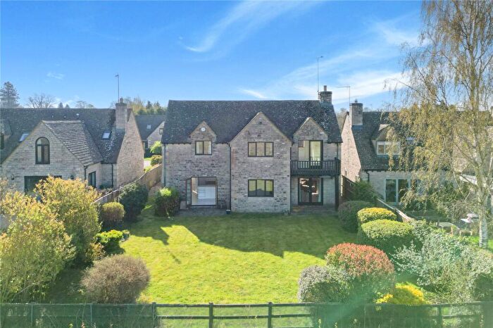 6 Bedroom Detached House For Sale In Manor Farm Close, Kingham, Chipping Norton, Oxfordshire, OX7