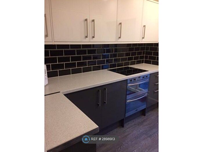 3 Bedroom Semi-Detached House To Rent In Ridgeway Road, Sheffield, S12