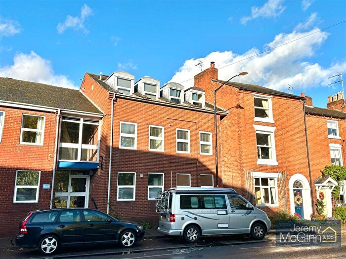 2 Bedroom Apartment For Sale In Stratford Road, Alcester, B49