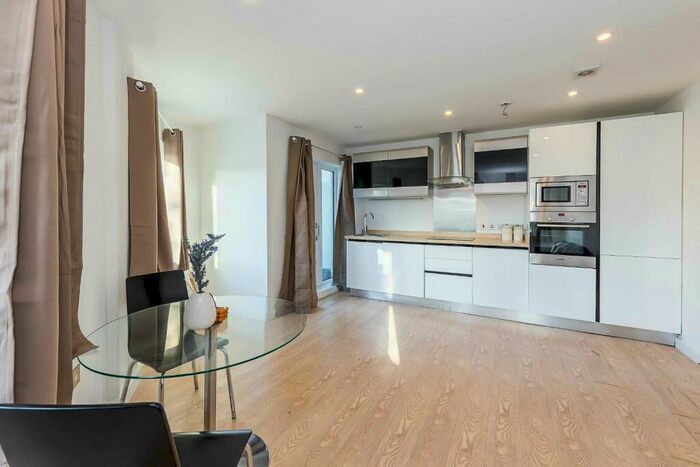 1 Bedroom Flat To Rent In Newgate, Croydon, Croydon, CR0