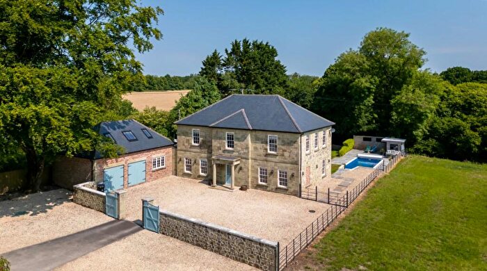 4 Bedroom Detached House For Sale In Salisbury Road, Shaftesbury, Dorset, SP7