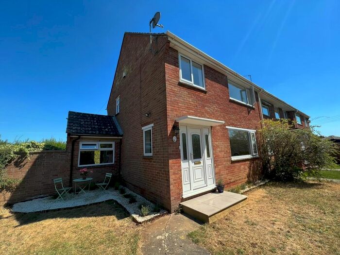 3 Bedroom Semi-Detached House To Rent In Gozzards Ford, Abingdon, Oxfordshire, OX13