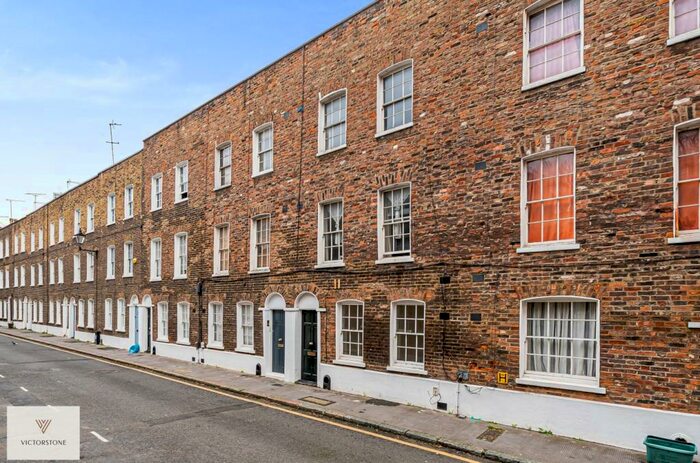 1 Bedroom Apartment To Rent In Rawstorne Street, Clerkenwell, London, EC1V