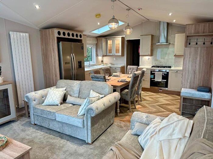 2 Bedroom Lodge For Sale In Goulton Lane, Northallerton, DL6
