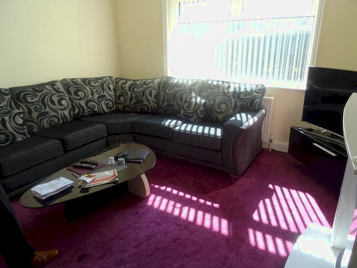 2 Bedroom Bungalow To Rent In Haworth Road, Bradford, West Yorkshire, BD9