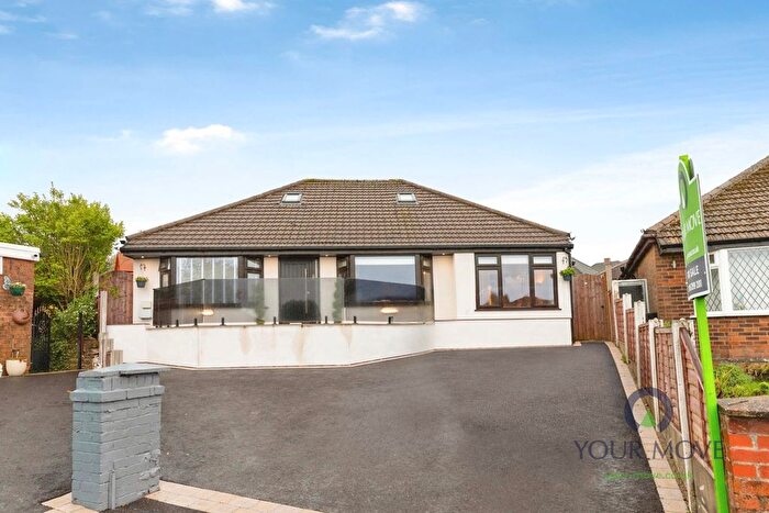 4 Bedroom Bungalow For Sale In Sholver Hill Close, Oldham, Greater Manchester, OL1