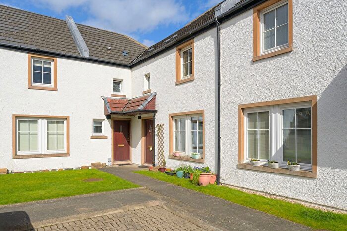 3 Bedroom Terraced House For Sale In Craigflower Gardens, Torryburn, KY12