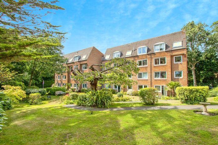 2 Bedroom Flat For Sale In Wimborne Road, Bournemouth, Dorset, BH2