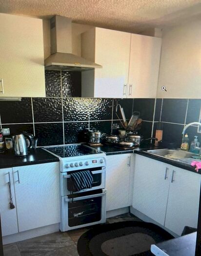 3 Bedroom Flat To Rent In Belgrave Road, London, E13