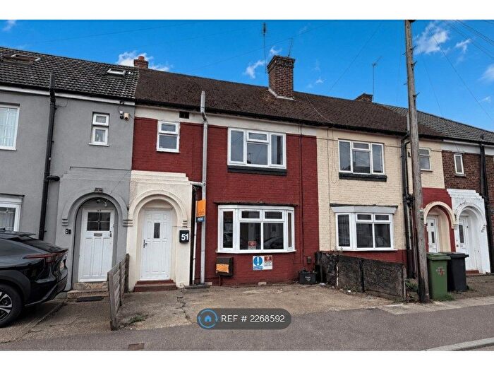 3 Bedroom Terraced House To Rent In Kent Road, Luton, LU1