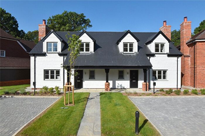 3 Bedroom Semi-Detached House For Sale In Chiddingfold Road, Dunsfold, GU8