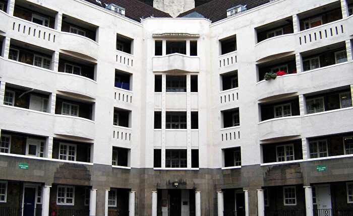 3 Bedroom Apartment To Rent In Ossulston Street, London, NW1