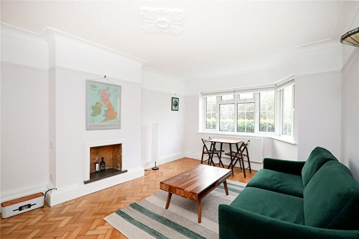 2 Bedroom Flat For Sale In Twyford Avenue, London, W3