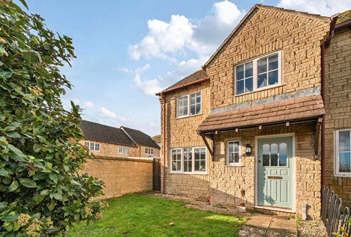 3 Bedroom End Of Terrace House For Sale In Alder Way, Chalford, Stroud, Gloucestershire, GL6