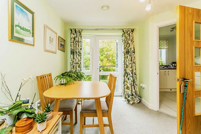 1 Bedroom Flat For Sale In Church Road, Biggin Hill, Westerham, TN16