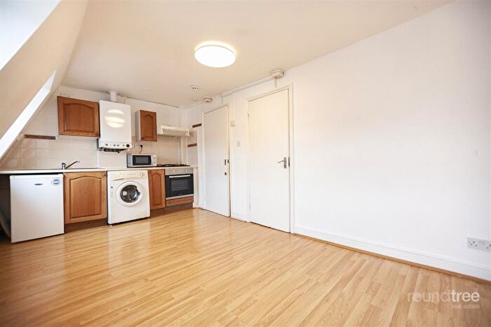 1 Bedroom Flat To Rent In Kentish Town Road, Camden Town, NW1