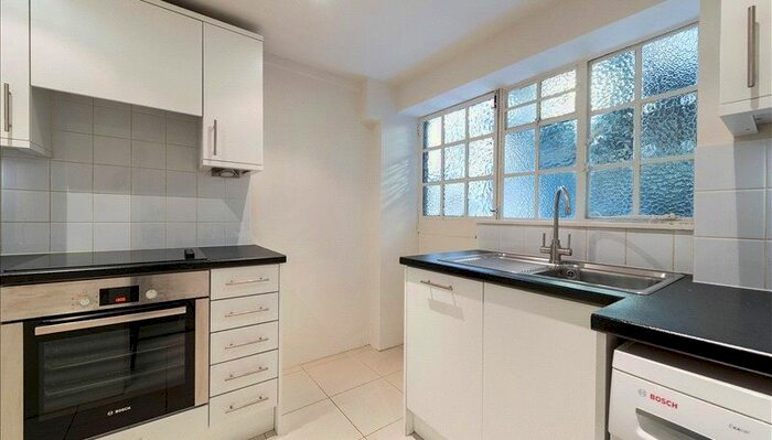 2 Bedroom Flat To Rent In Fulham Road, London, Uk, SW3