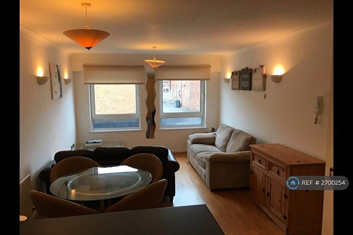 2 Bedroom Flat To Rent In School Lane, Manchester, M20