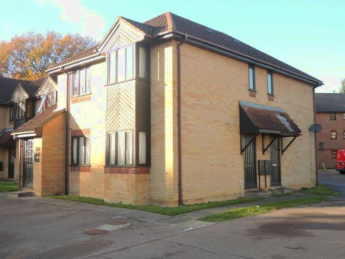 1 Bedroom Flat To Rent In Highwoods, CO4