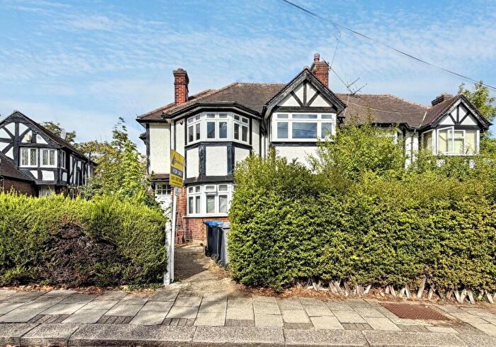 2 Bedroom Flat For Sale In A Hayland Close, Kingsbury, London, NW9