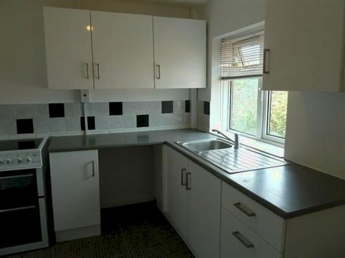 2 Bedroom Flat To Rent In Capel Lane, Exmouth, EX8