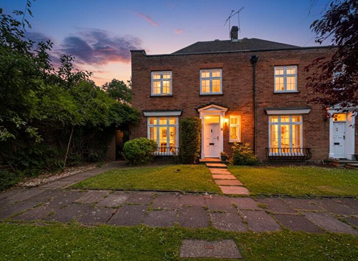 3 Bedroom Semi-Detached House For Sale In Flag Walk, Pinner, HA5