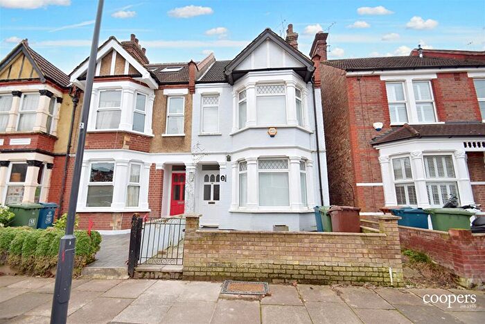 3 Bedroom End Of Terrace House To Rent In Heath Road, Harrow, HA2