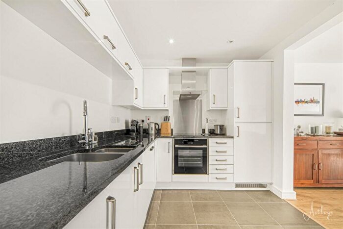 3 Bedroom Apartment For Sale In Bayview, Overland Road, Mumbles, Swansea, City And County Of Swansea., SA3