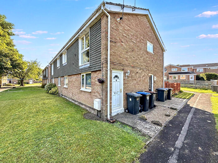 2 Bedroom Flat For Sale In Lincoln Walk, Great Lumley, Chester Le Street, Durham, DH3