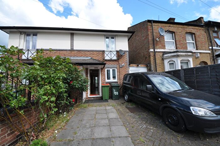 2 Bedroom Semi Detached House To Rent In Vale Road, London, E7