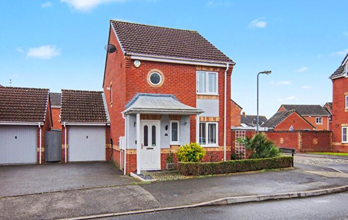 3 Bedroom Detached House For Sale In Clover Way, Bedworth, CV12