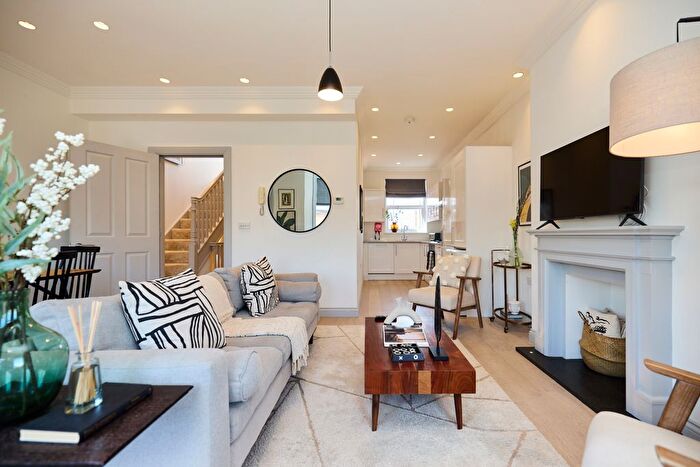 3 Bedroom Semi-Detached House To Rent In Leghorn Road, London, NW10