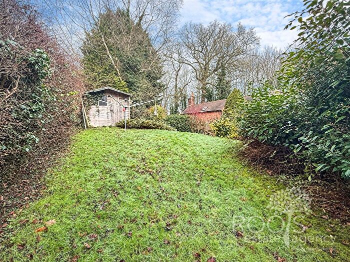 4 Bedroom Detached House For Sale In Wantage Road, Donnington, Newbury, RG14
