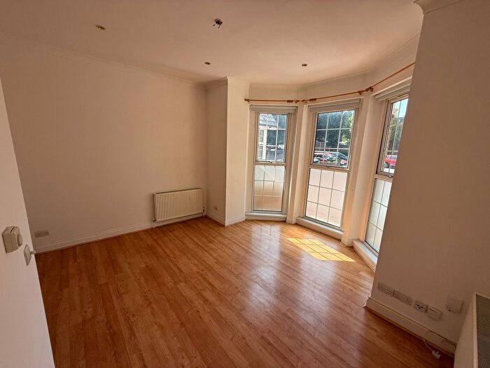 2 Bedroom Flat To Rent In Lawrie Park Road, London, SE26