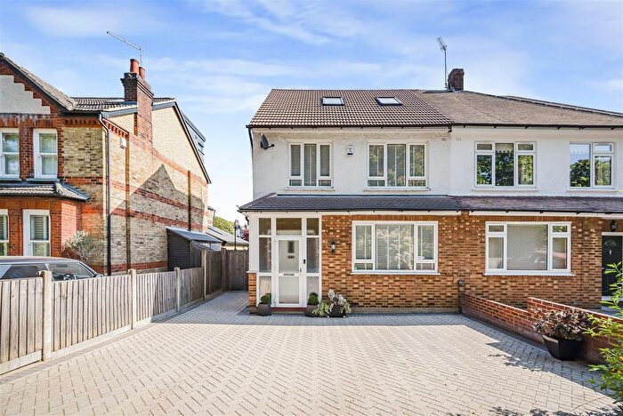 4 Bedroom Semi-Detached House For Sale In Ravensbourne Avenue, Bromley, BR2