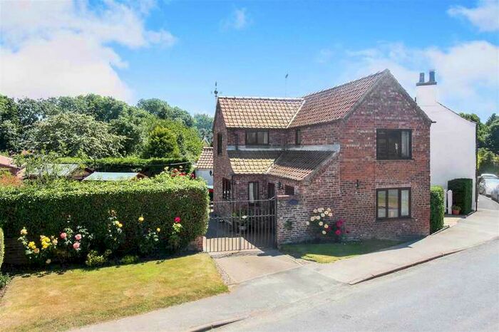 3 Bedroom Detached House For Sale In The Green, Lund, Driffield, YO25