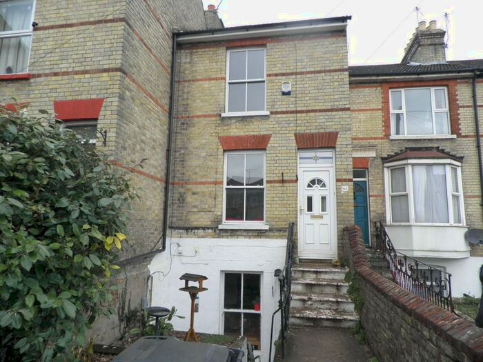 2 Bedroom House To Rent In Hartnup Street, Maidstone, ME16