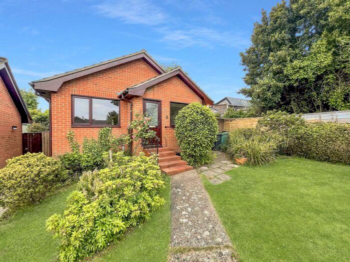 3 Bedroom Detached Bungalow To Rent In Makings Close, Freshwater, PO40